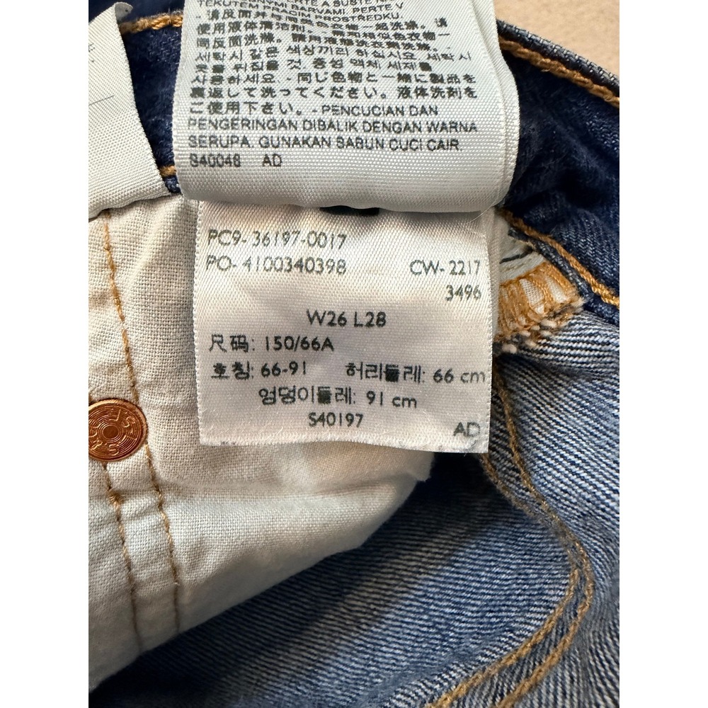 Vintage Levi's 501 T Womens Tapered Jeans 26x28 Medium Wash Distressed Button Fl - Picture 15 of 16